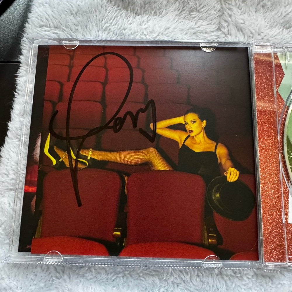 Autographed Signed Taylor Swift Life Of A Showgirl CD